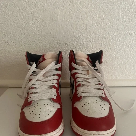 Air jordan 1 chicagoretro high og red sneakers+ black laces and verification tag - Picture 3 of 8